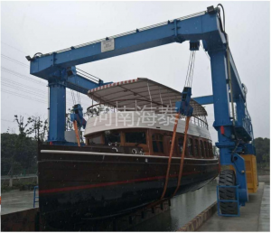 无锡-液压轮胎式船艇搬运机-MBH50t-7.8m